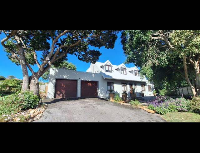 2 BEDROOM HOUSE FOR SALE IN FRAAIUITSIG